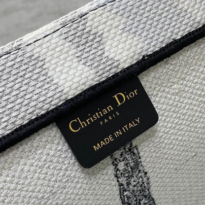 Dior Eiffel Tower Tote Bag – Fake Bags by Pochettebag