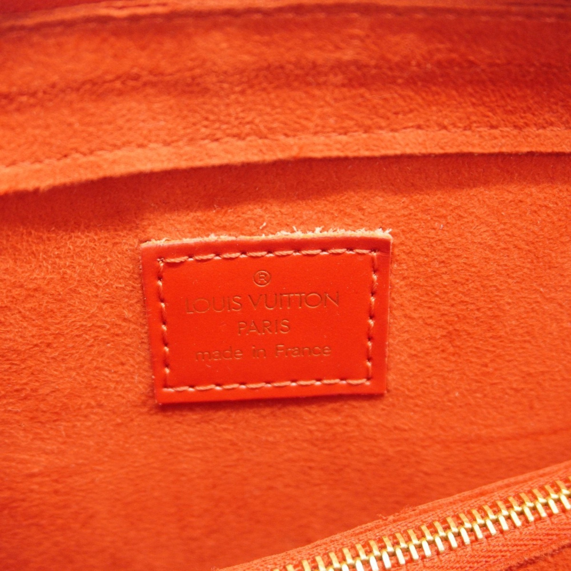 Louis Vuitton Pont Neuf