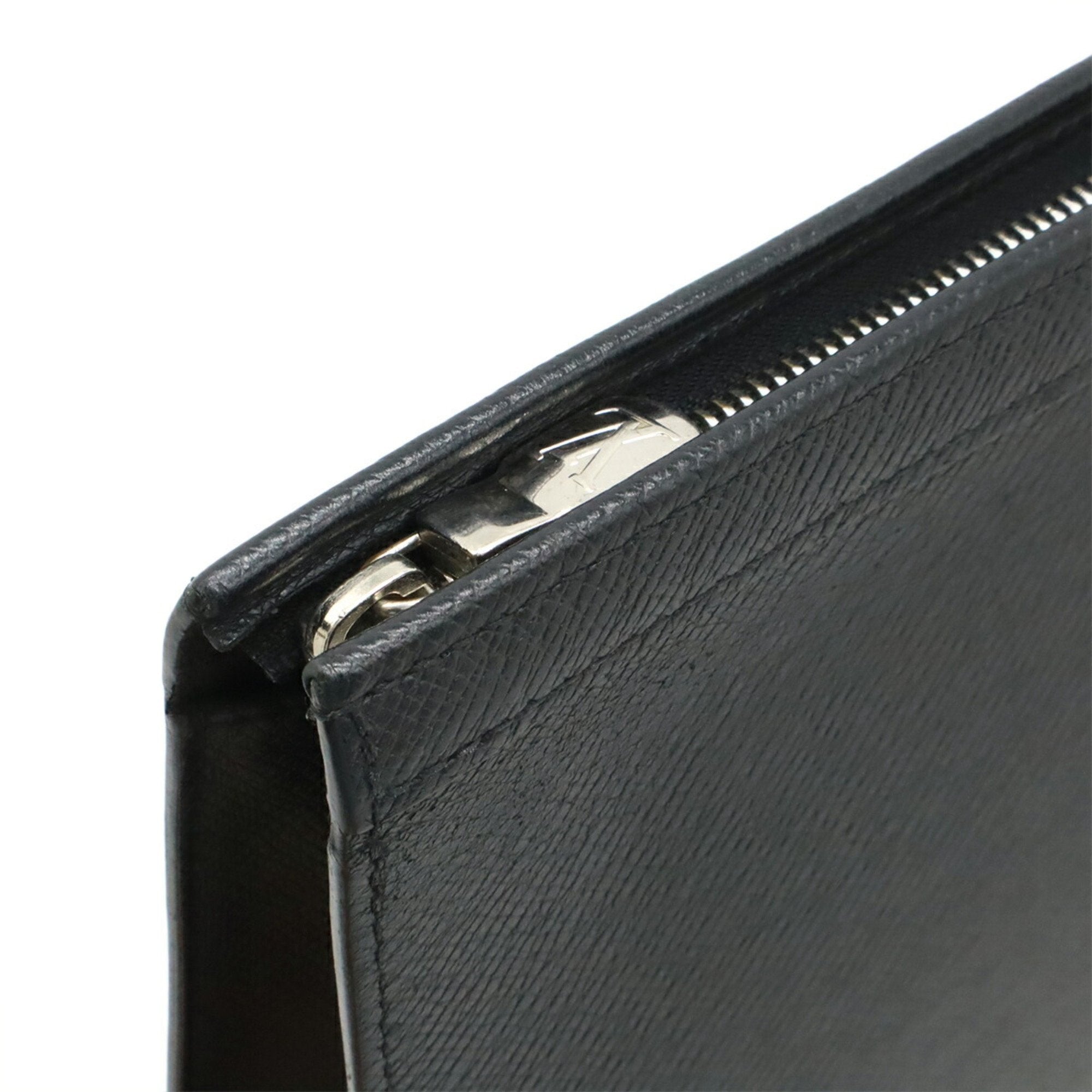 Louis Vuitton Pochette voyage