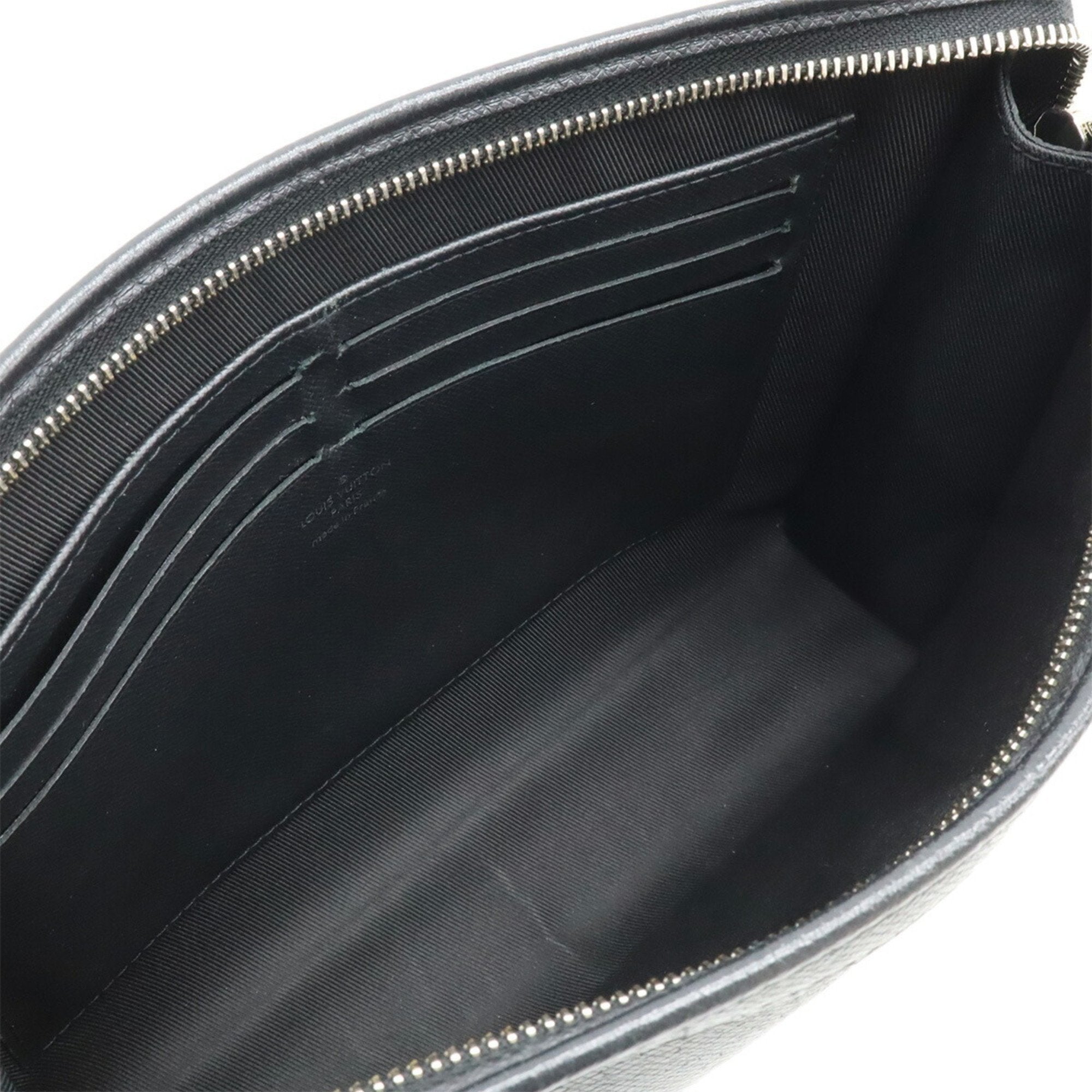 Louis Vuitton Pochette voyage