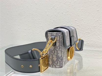 Dior Mini Montaigne 30 Box Bag | Affordable Luxury Bags at Pochettebag