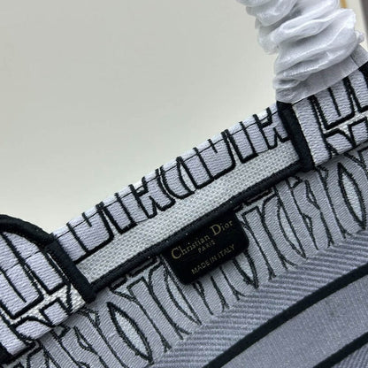 Dior Miss Dior Tote Bag – Fake Bags by Pochettebag